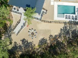 Poolside Pines - Image 3