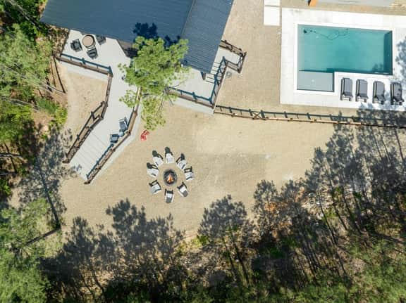 Poolside Pines - Image 3
