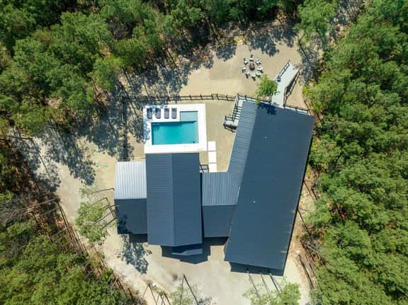 Poolside Pines - Image 5